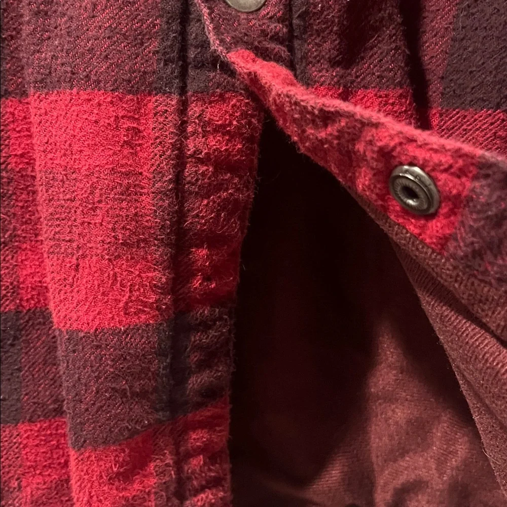 Columbia’s Plaid Button-Up fleece red black men’s XL shacket lumberjack - Picture 4 of 4